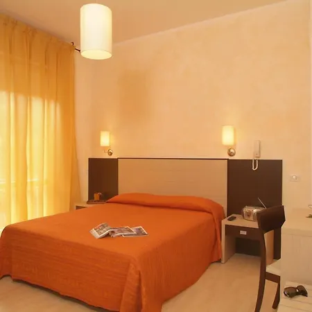 Hotel Chris 3*